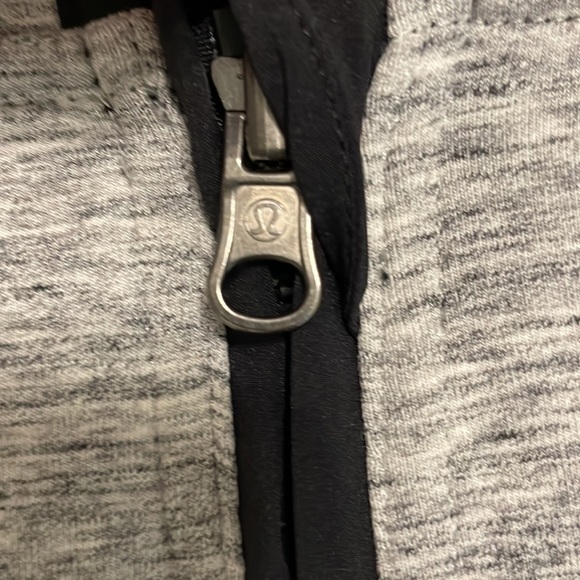 LULULEMON HOODED VEST - Picture 6 of 8